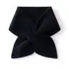Bufanda de punto de cachemira de color liso estilo coreano, unisex, versátil, cálida, gruesa, con perforaciones y un diseño cruzado