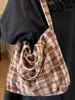 2025 Bolso Tote Nuevo de Gran Capacidad para Viajes Diarios Bolso de Hombro Popular a Cuadros Bolso Cruzado de Estilo Occidental de Nicho para Estudiantes y Viajes Diarios