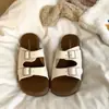 Sandálias Slip-On Femininas Birkenstock 2026 Nova Coleção Primavera/Verão Moda de Alto Padrão Versátil Sandálias Planas de Praia