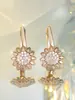 Brincos de Flor com Diamante Branco Redondo Dourado Champagne Imitação Estilo Tiktok para Mulheres Design Elegante Joia Versátil Retrô
