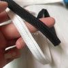 Al por mayor nueva versión coreana cinta de encaje de trigo clásica de 1 cm de ancho en blanco y negro para ropa de niños, vestidos, ropa, accesorios de ropa
