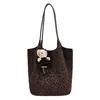 Bolso de hombro para el trabajo de moda versátil de gran capacidad con estampado de leopardo para otoño, bolso tote casual de nicho simple retro