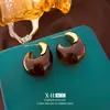Pendientes de Aguja de Plata Estilo Retro de Hong Kong de Alta Gama Color Maillard Pendientes de Mujer para el Trabajo Estilo Artístico Elegantes de Lujo Ligero