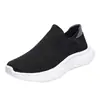 Calcetines sin cordones transfronterizos para hombre, zapatos deportivos transpirables de tejido volador, informales y transpirables, zapatos de papá con suela suave para hombre.