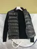 Marca M En Stock Invierno Nuevo Empalmado Chaqueta de Plumas Mengjia Suéter Cálido Mangas de Punto Moda Cálida Abrigo con Cuello Alto