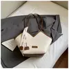 Bolso Tote Retro de Gran Capacidad para Mujer 2025 Otoño Nueva Textura Bolso de Hombro de Alto Valor para Viajes Diarios Bolso de Axila