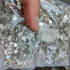 Atacado do Fabricante Joias de Diamante para Nail Art K9 Diamantes Grandes Acessórios para Unhas Joias DIY Misturadas Prata Branco Fundo Plano Joias Adesivos de Diamante
