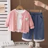 Conjunto de Roupa Outono para Meninas 2026 Novo Primavera e Outono Estilo Coreano Moda Suéter Cardigan Manga Longa Conjunto de Três Peças Tendência