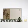 Conjunto Completo de Chá em Celadon do Forno Yue das Dinastias Tang e Song, Conjunto em Caixa de Presente, Conjunto de Chá Kung Fu para Uso Doméstico, Conjunto de Presente para Chá com Tampa em Formato de Flor