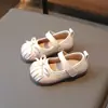 Zapatos Pequeños de Piel para Niñas 2026 Nuevos Primavera/Otoño Suela Suave Antideslizantes Mocasines Infantiles Zapatos de Princesa para Niñas Versátiles