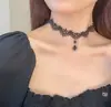 Accesorios Temáticos Oscuros para Adultos, Gargantilla de Encaje Negro, Joyería de Cristal, Cadena para Clavícula Hecha a Mano, Collar Peculiar para Cosplay