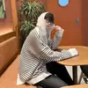 Jaqueta casual com capuz listrada estilo americano, leve, adequada para figuras petites, suéter cardigã de manga comprida, novo estilo moderno para primavera e outono