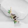 Broche de panda para mujer, estilo chino, de alta gama, con corpiño de estilo chino, broche de dibujos animados de nicho, joyería antiluz.