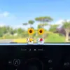 Decoración de Coche para el Año Nuevo del Caballo 2026: Caballito que Atrae Riqueza Giratorio Girasol Adorno para Tablero de Coche