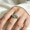 Novo Anel Irregular Verde Menta da Moda para Mulheres Design de Nicho Exquisito Único Aberto Ajustável Anel de Dedo