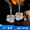 Pendientes de estilo industrial pesado europeo y americano para mujer, con una atmósfera exagerada, microincrustaciones de circonita, a la moda, con ganchos para la oreja distintivos, pendientes de camelia tridimensionales.