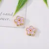 Novas contas espaçadoras estilo chinês antigo de esmalte dourado com flor de pessegueiro, peixinhos e pentagrama. Acessórios de joias DIY estilo chinês tradicional para pulseiras e colares