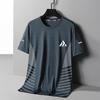[Manga curta de seda gelada] Nova camiseta masculina de verão, solta, gola redonda, manga curta de seda gelada, secagem rápida, respirável e fina e fresca