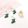 Gran oferta de joyas navideñas con aceite de goteo, guantes de Papá Noel, calcetines, 1 colgante, pendientes DIY, accesorios de aleación