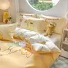 Juego de ropa de cama de cuatro piezas de algodón puro de Cinnamoroll para niños, funda de edredón, sábana, sábana bajera, faldón de cama, para dormitorio de niñas, juego de tres piezas
