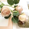 Flor de simulación rosa borde tostado europeo ramo de rosas de 3 cabezas planta verde de simulación flor artificial decoración del hogar suministro transfronterizo