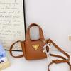 Bolso de Mano para Mujer 2025 Nuevo Hombro Diseño de Nicho Verano Casual Bolso Cruzado Bolso de Axila para Niños Bolso Cubo