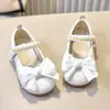 Zapatos de Cuero con Lazo y Perlas para Niñas 2026 Otoño Nueva Moda Zapatos de Princesa Zapatos Individuales de Suela Blanda Zapatos de Actuación