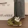 Tênis de plataforma estilo retrô com estampa de estrelas, sapatos de treino alemães para mulheres, nova coleção 2026, tênis versáteis com cadarço, solas macias e design respirável, adequados para o verão e outono