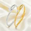 Pulseira Feminina Nova Transfronteiriça Urso Aço Inoxidável Prego Pulseira Elegante Temperamento Simples Design Nicho Pulseira Europeia e Americana