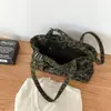 Bolsa Retro para o Dia a Dia com Estampa de Leopardo, Design de Nicho, Nova Bolsa Tote para o Dia a Dia, Grande Capacidade, Bolsa de Mão e Bolsa de Ombro Fashion e Estilosa