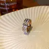 Anillo Súper Brillante de Acero de Titanio con Circonita para Mujer, Diseño de Nicho de Lujo Ligero, Anillo de Gama Alta Que No Se Desvanece, Anillo de Cola para Mejor Amiga