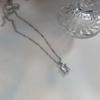 Pequeña Cadena de Clavícula Cuadrada Transparente Fresca Azúcar de Roca Plateada Circonita Ultra Brillante Cadena Plisada Alta Textura Collar Elegante