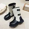 Otoño 2026 Nuevo Estilo Moda Infantil Botas de Cuero a Media Pantorrilla Estilo Coreano Botas de Suela Suave de Princesa Calzado Infantil Botas de Cuero