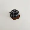Gorra a rayas y cuadros retro de otoño e invierno, gorra de béisbol para bebé, gorra de pico suave estilo coreano para bebés y niños pequeños, cálida y adecuada para ventas transfronterizas