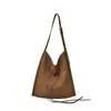 2026 Nova Bolsa de Ombro de Camurça de Primeira Camada para Mulheres, Simples para o Dia a Dia, Grande Capacidade, Bolsa Tote de Couro Genuíno, Bolsa de Braço para Mulheres