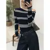 Nuevo Estilo Otoño/Invierno 2026 Este Año Popular Diseño Retro de Un Hombro Base Rayada Suéter de Punto de Manga Larga para Mujer Moderno