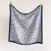 Bufanda diagonal de seda floral estilo chino, chal protector contra el polvo estampado de seda sintética elegante y versátil, pañuelo para la cabeza y bufanda para el cuello para mujer