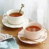 Xícara de Café de Cerâmica Vintage em Relevo Estilo Palácio com Pires Pequeno, Xícara de Cerâmica Estilo Europeu para Chá da Tarde com Arte Latte