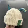 Gorro de Punto de Bebé Dinosaurio Otoño e Invierno Grueso Cálido Gorro de Punto para Niños y Niñas Neutral Protección para los Oídos Gorro a Prueba de Viento Estilo Lindo