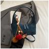 Bolsa Pequena Casual e Estilosa de Mão para Mulheres 2025 Outono Nova Bolsa Casual Fosca Formato Dumpling Bolsa de Ombro Único Transversal Retrô