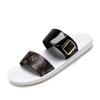 Calçado Slip-On Casual Britânico Fivela de Metal Preto e Vermelho Sapatos de Praia Sandálias Chinelos Masculinos para Uso Diário Estilo Verão
