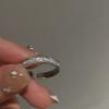 Anel liso de zircão de metal Open Ring Set Feminino Nicho Design avançado Finger Ring Simples anel de vento frio