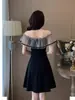 Vestido de tirantes off-the-shoulder de estilo retro francés Hepburn con volantes, de alta gama, corte entallado y un aire femenino, vestido corto para mujer