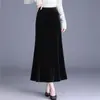 Nueva Falda Elegante de Terciopelo Dorado Otoño/Invierno 2026 para Mujer, Falda Bodycon de Cintura Alta, Falda Sirena Adelgazante con Efecto Plisado, Moderna