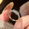 Impresionante anillo de diamantes vintage, diseño de nicho retro exquisito de lujo ligero con un toque de alta gama y artesanía intrincada