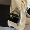 Bolsas Pequeñas Bordadas Populares de Este Año para Mujer 2024 Nuevo Bolso Cruzado de Cadena Versátil Bolso de Mensajero Bolso Pequeño de Trabajo
