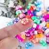 Rodajas de Arcilla Blanda de Colores, Arcilla Blanda Perforada con Caricaturas de Frutas y Letras Inglesas, Juego de Cuentas para Pulseras, Partículas de Arcilla Blanda