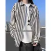 Camisa Listrada Minimalista para Homens e Mulheres, Tendência de Outono Versátil Solta Oversized de Manga Longa