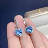 Aretes de topacio con calidad impecable y excelente color de fuego, el tamaño de la piedra principal es de aproximadamente 8*8 mm. Plata 925 incrustación finamente elaborada