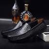 2023 transfronteiriço plus size 47 sapatos masculinos de ervilhas de couro de duas camadas Sapatos casuais coreanos slip-on sapatos de condução